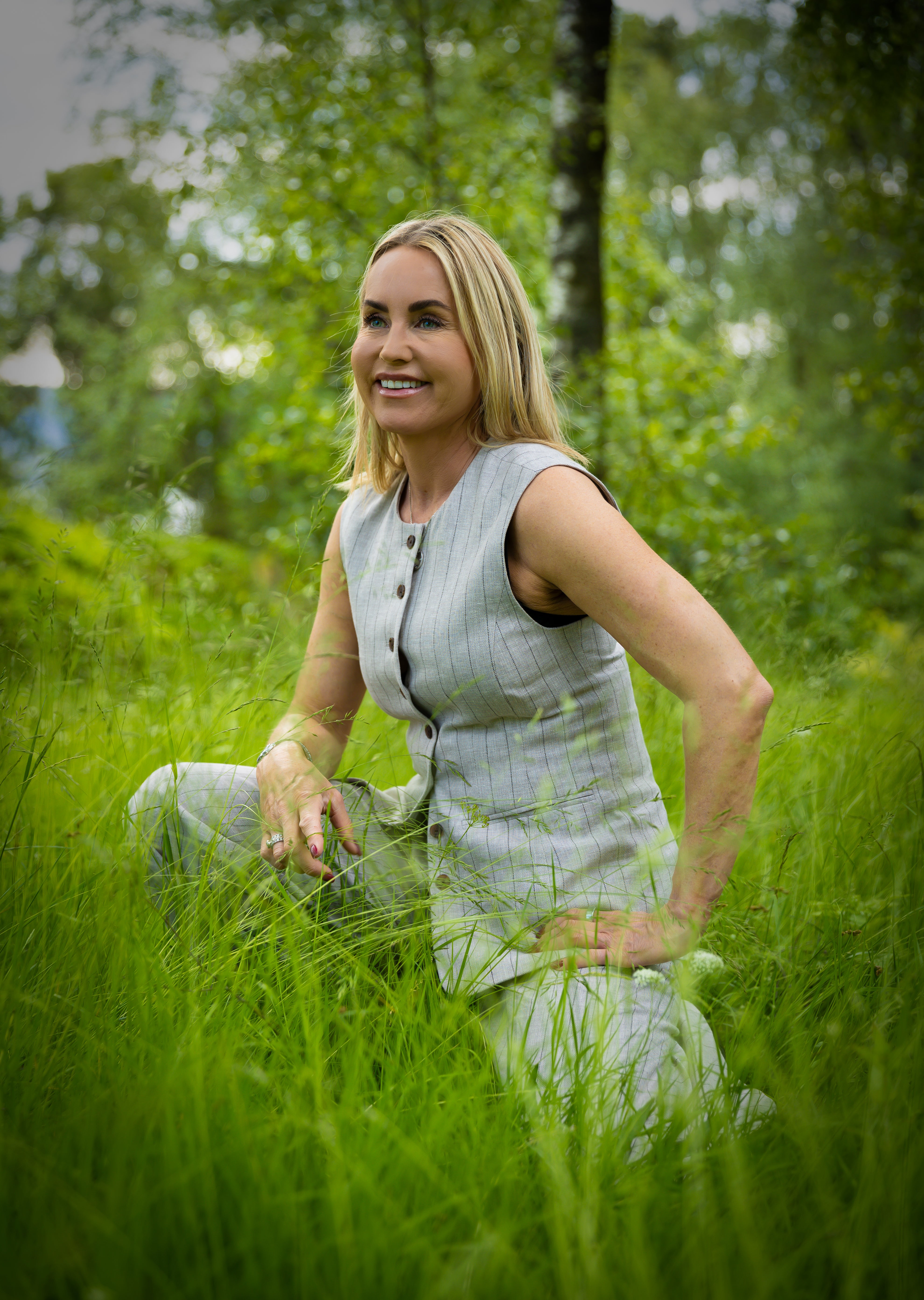 Vilka Fitted Vest - Beige/ Oatmeal